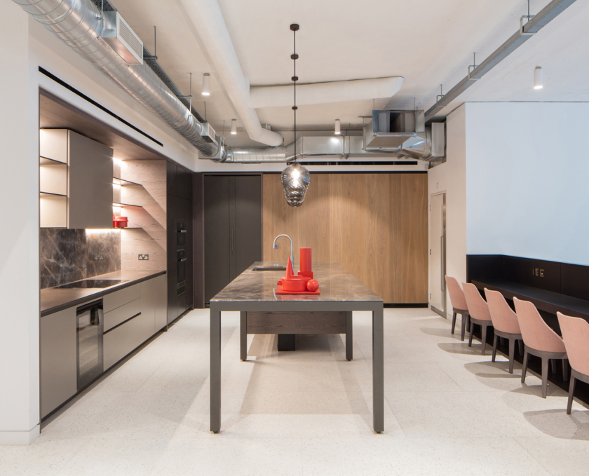 Nuovo Flagship Store per UniFor e Molteni&C|Dada Contract Division a Londra